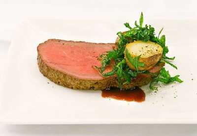 Roastbeef mit Beifußgemüse und kleinen Erdäpfeln
