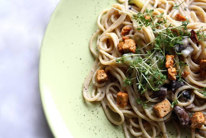 Vollkornspaghetti mit cremiger Cashew-Champignon-Sauce nach dem issgesund-Rezept