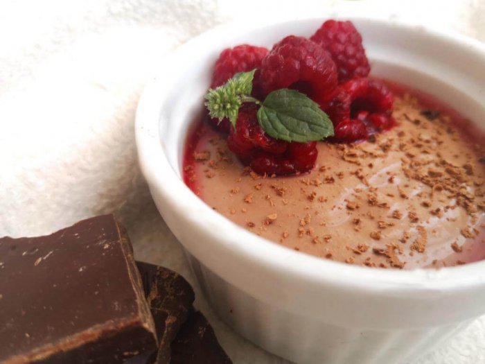 Leichtes Schokodessert mit Himbeeren (vegane Schokocreme) nach dem issgesund-Rezept