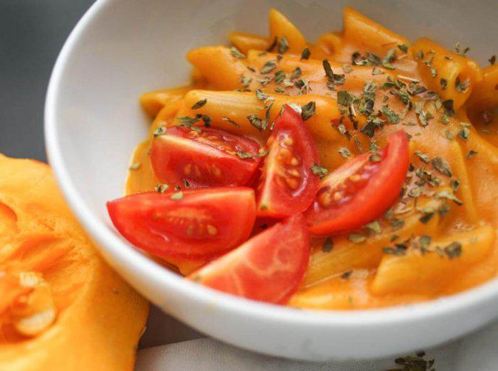 Kürbis Pasta: Penne mit cremiger Kürbissauce | issgesund.de