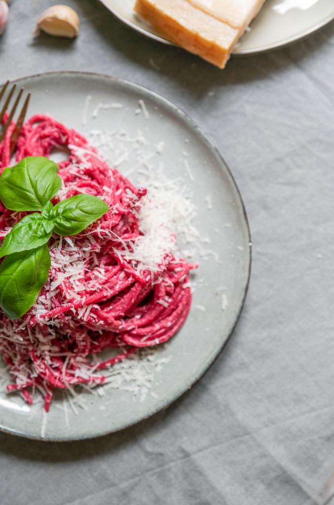 Spaghetti mit rote Rüben Pesto 3