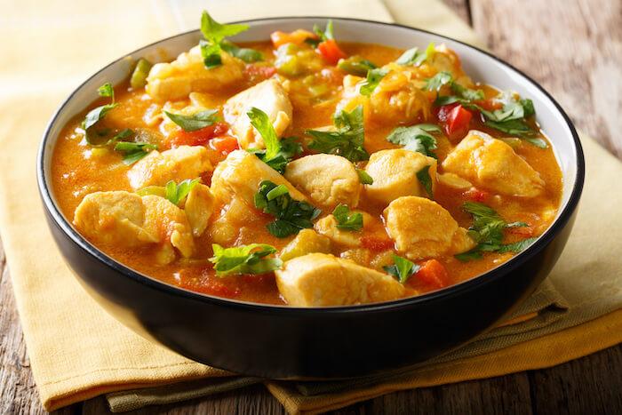 Hähnchen Curry mit Gemüse und Hirse | issgesund.de