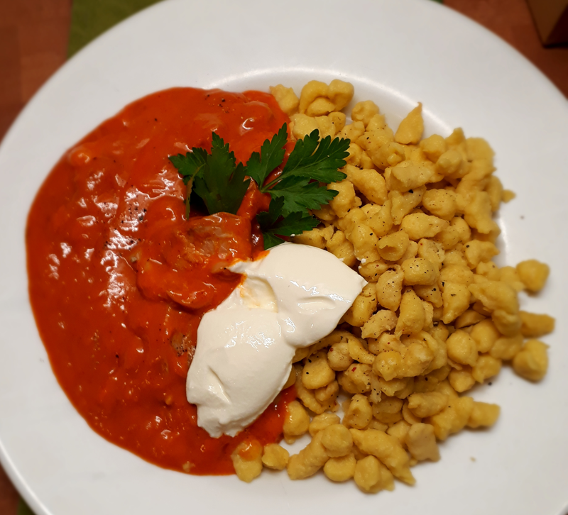 Huhn in Kürbissosse mit Spätzle