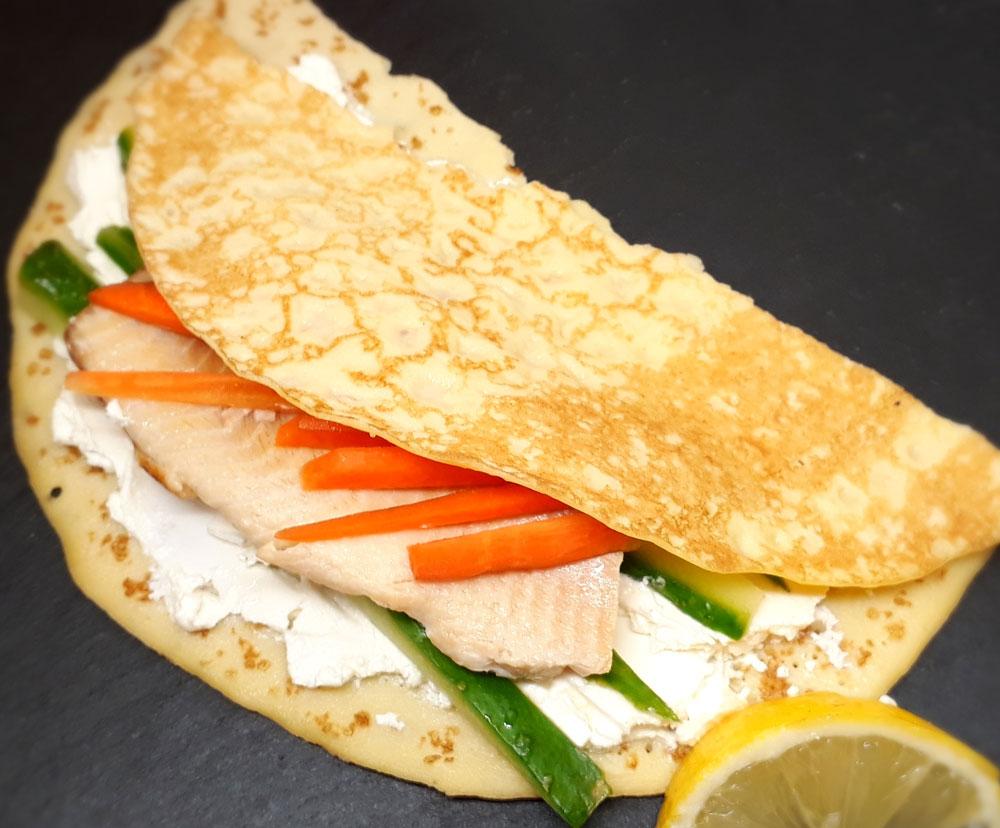 Pikante Palatschinken mit Räucherforelle